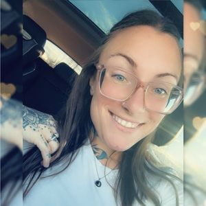 Meet your Posher, Violet